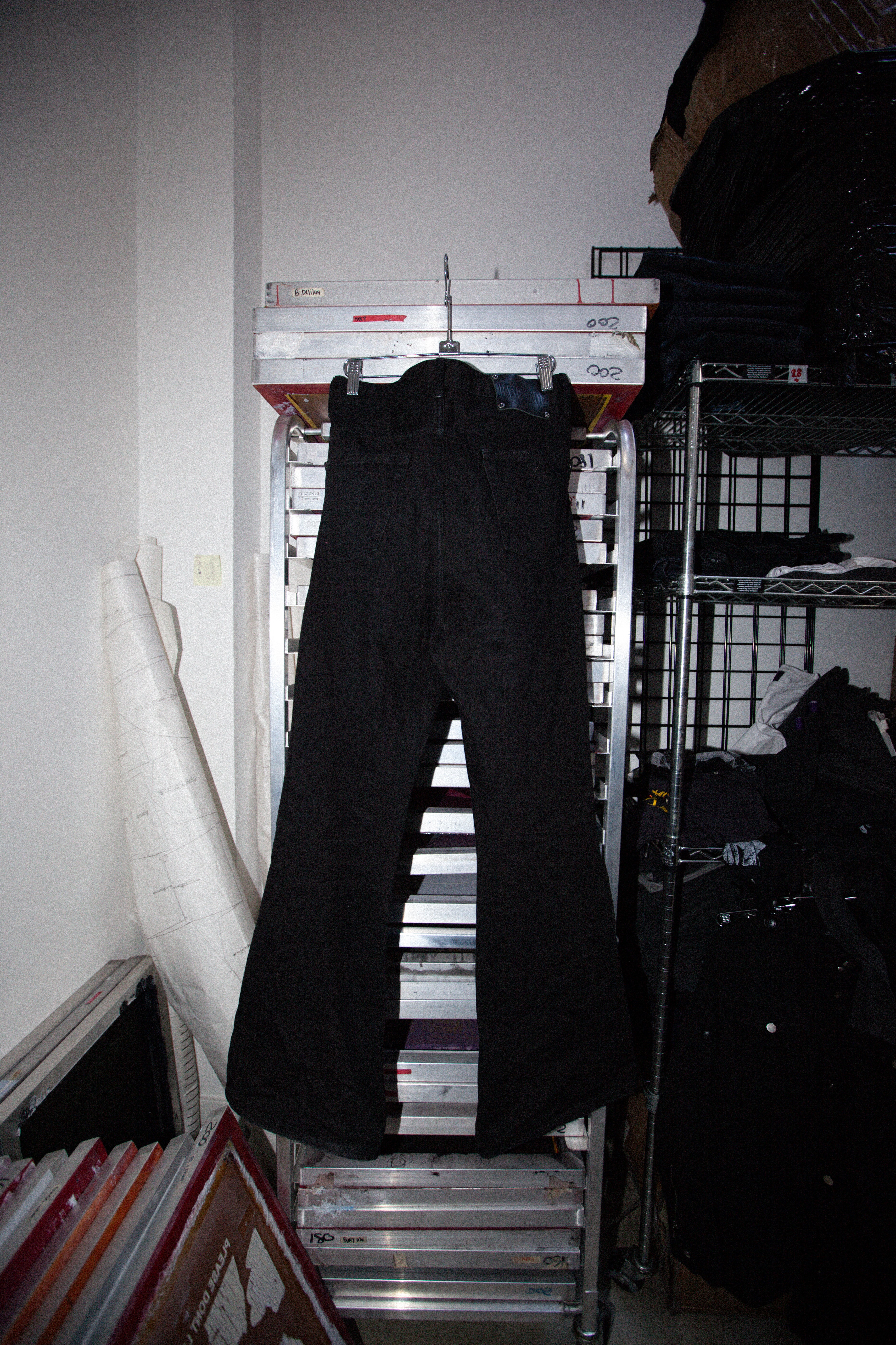 BLK - SELVEDGE CREEP DENIM