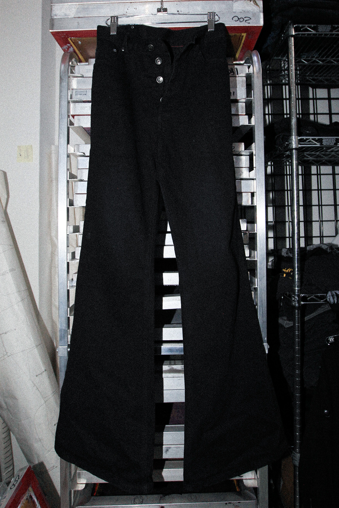 BLK - SELVEDGE CREEP DENIM